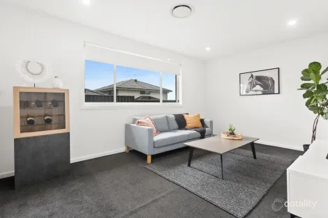 Property photo of 142 Bushranger Parade Calderwood NSW 2527