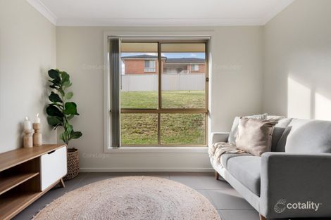 Property photo of 28 Northridge Drive Cameron Park NSW 2285