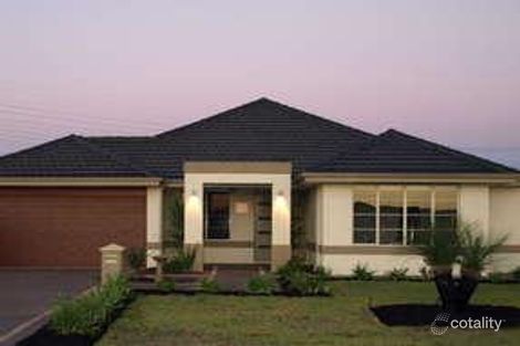 12 Meridian St, Success, WA 6164