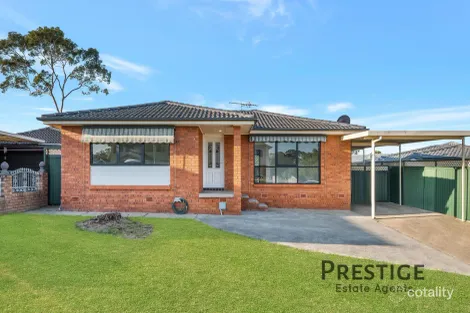 13 Barker St, Bossley Park, NSW 2176