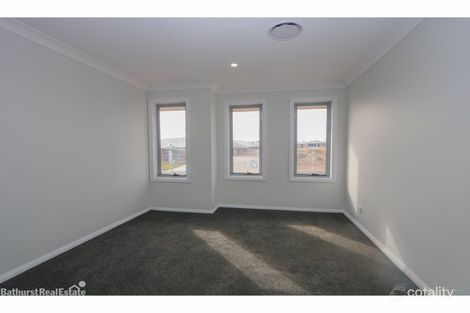 Property photo of 5 Basalt Way Kelso NSW 2795