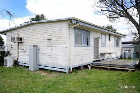 32 Swan Pde, St Leonards, VIC 3223