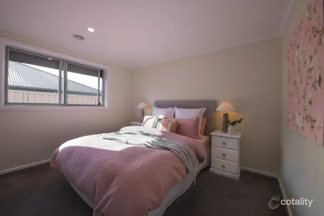 Property photo of 5 Drover Place Thurgoona NSW 2640