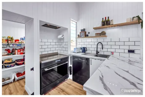 Property photo of 298 Pine Street Berserker QLD 4701