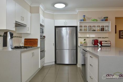 Property photo of 2 Stringybark Close Fletcher NSW 2287