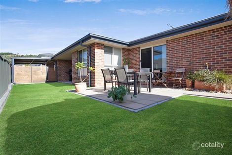 Property photo of 28 Ripon Way Macquarie Hills NSW 2285