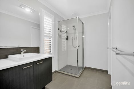 Property photo of 11 Magellan Crescent Werribee VIC 3030