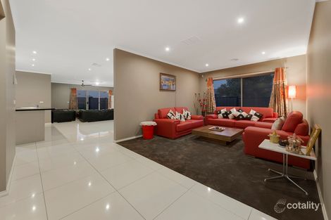 Property photo of 33 Pine Park Drive Wollert VIC 3750