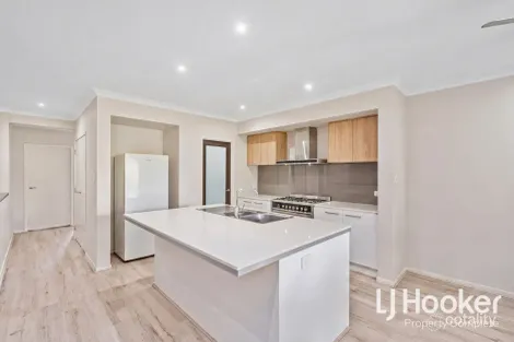 Property photo of 50 Skyblue Circuit Yarrabilba QLD 4207