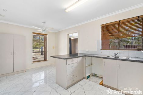 Property photo of 32 Mahonia Way Forrestfield WA 6058