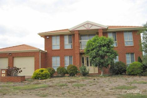 2 Newell Cl, Taylors Lakes, VIC 3038