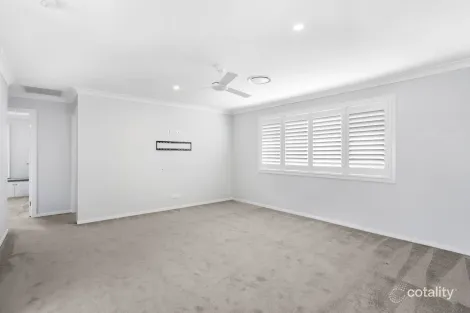 Property photo of 33 Stirling Circuit Pimpama QLD 4209