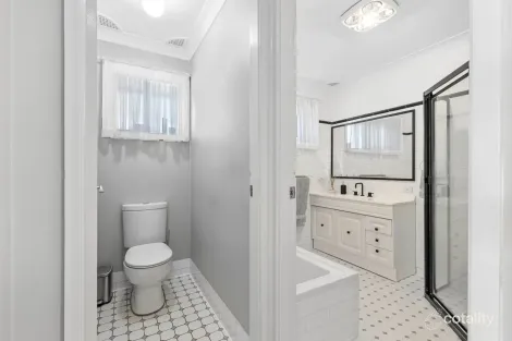 Property photo of 8 Tumbridge Crescent Cambridge Park NSW 2747