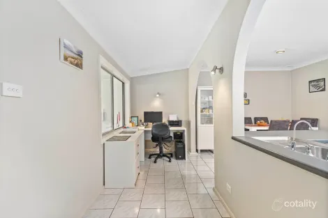 Property photo of 8 Tumbridge Crescent Cambridge Park NSW 2747