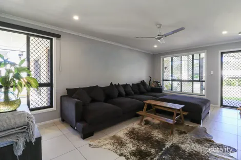 Property photo of 8 Jenolan Court New Auckland QLD 4680