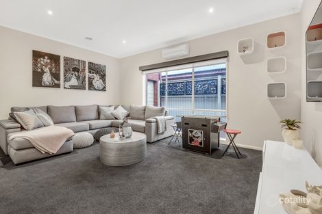 Property photo of 13 Pine Valley Rise Craigieburn VIC 3064