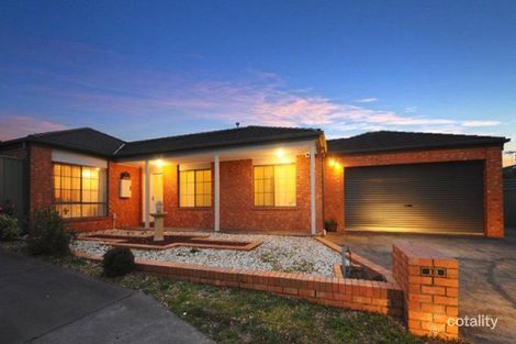 13 Horsham Dr, Cranbourne East, VIC 3977