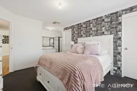 Property photo of 22 Highcliffe Circle Lakelands WA 6180