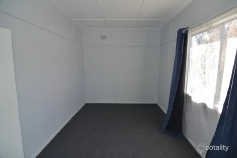 Property photo of 52 Outer Crescent Bowenfels NSW 2790