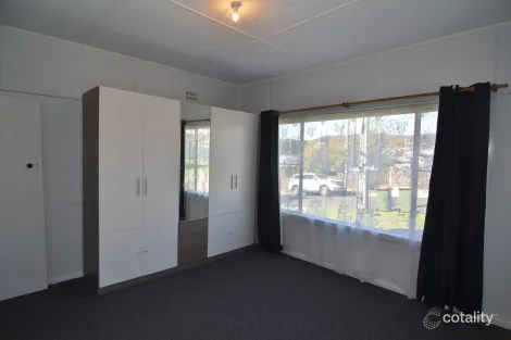 Property photo of 52 Outer Crescent Bowenfels NSW 2790