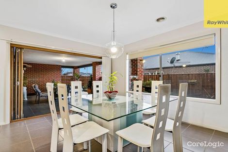 Property photo of 30 Double Bay Drive Taylors Hill VIC 3037