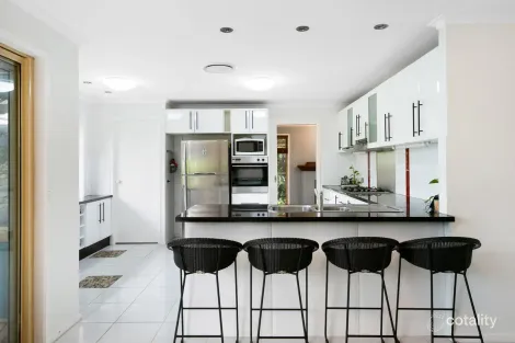 Property photo of 26 Cornwall Drive Elanora QLD 4221