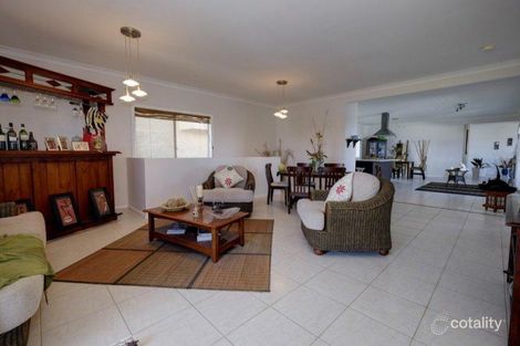 Property photo of 32 Emerald Drive Diamond Beach NSW 2430