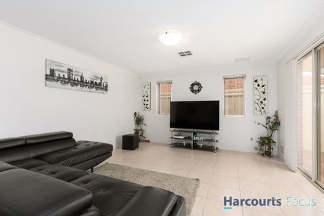 Property photo of 2/11 Longhurst Way Queens Park WA 6107