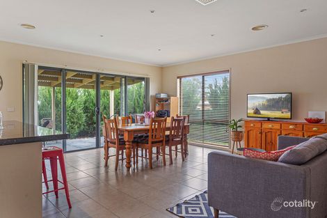 Property photo of 8 Ascot Court North Bendigo VIC 3550