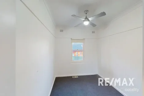 Property photo of 99 Macleay Street Turvey Park NSW 2650