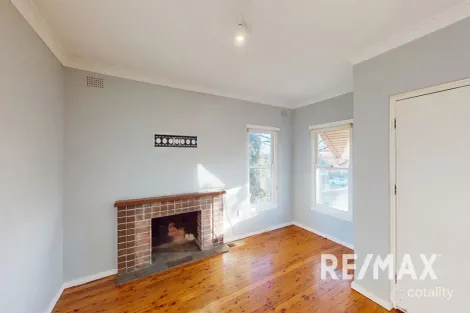 Property photo of 99 Macleay Street Turvey Park NSW 2650