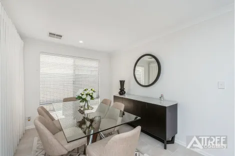 Property photo of 17 Liscombe Crescent Harrisdale WA 6112