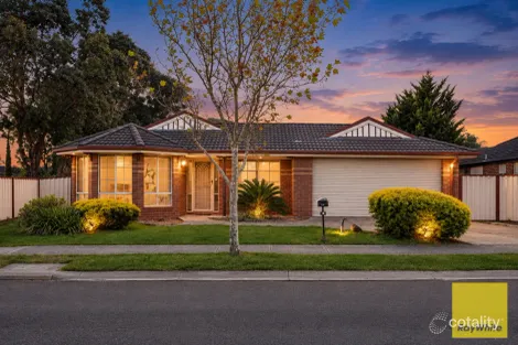 8 NEPTUNE DR, POINT COOK, VIC 3030