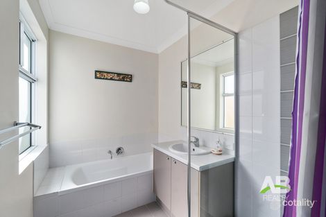 Property photo of 33B Moscow Retreat Hocking WA 6065