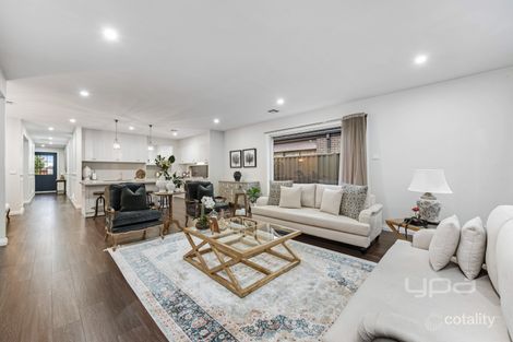 Property photo of 10 Divan Place Craigieburn VIC 3064