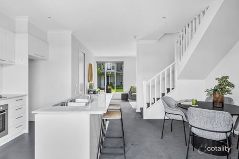 Property photo of 6 Aviara Walk Cranbourne VIC 3977