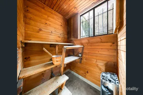 Property photo of 2 Rholanda Crescent Springwood QLD 4127