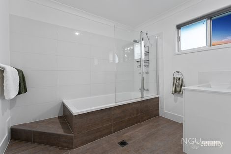 Property photo of 8 Madden Street Silkstone QLD 4304