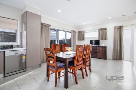 Property photo of 17/69-77 Lancefield Drive Caroline Springs VIC 3023