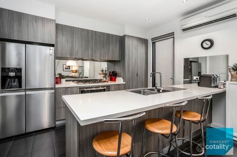 Property photo of 118 The Esplanade Caroline Springs VIC 3023