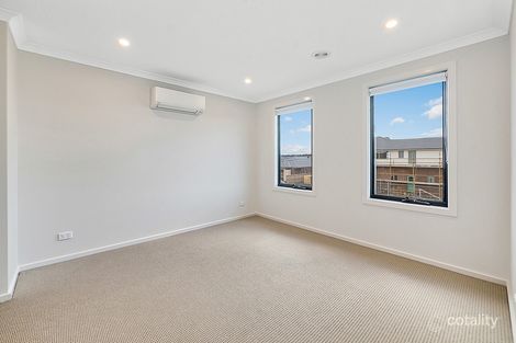 Property photo of 27 Ritchie Drive Clyde North VIC 3978