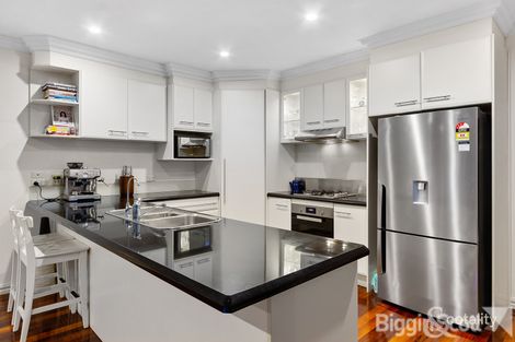 Property photo of 17 Linda Avenue Box Hill North VIC 3129