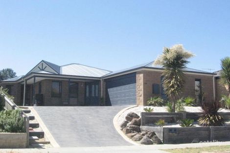 19 Hillview Dr, Carrum Downs, VIC 3201