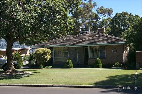42 Woodley Cres, Melville, WA 6156