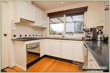 Property photo of 32 Woodger Parade Karabar NSW 2620