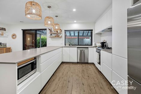 Property photo of 6 Emoh Close Cranbourne VIC 3977