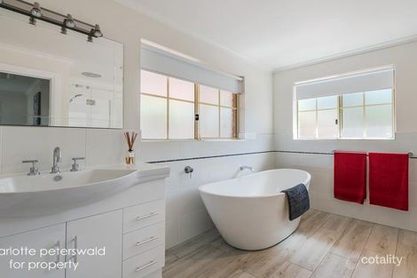 Property photo of 20 Honeysuckle Drive Blackmans Bay TAS 7052