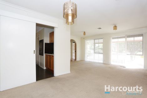 Property photo of 1 Dalray Close Mill Park VIC 3082