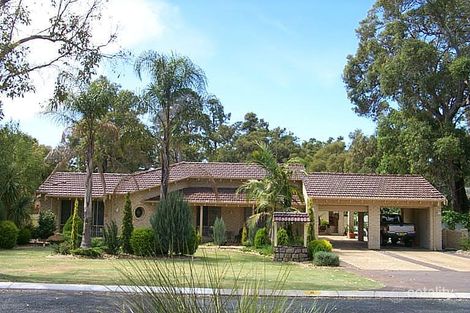 8 Phillip Gr, Kalamunda, WA 6076