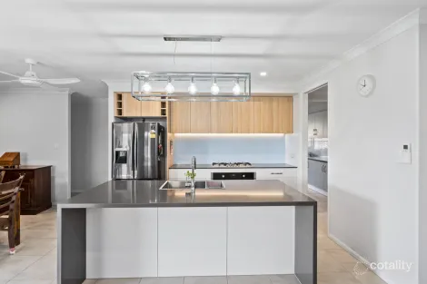 6 Azure Ct, Bentley Park, QLD 4869
